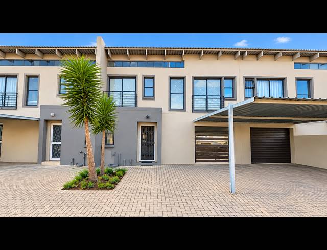 3 BEDROOM TOWNHOUSE FOR SALE IN ALBERTSDAL